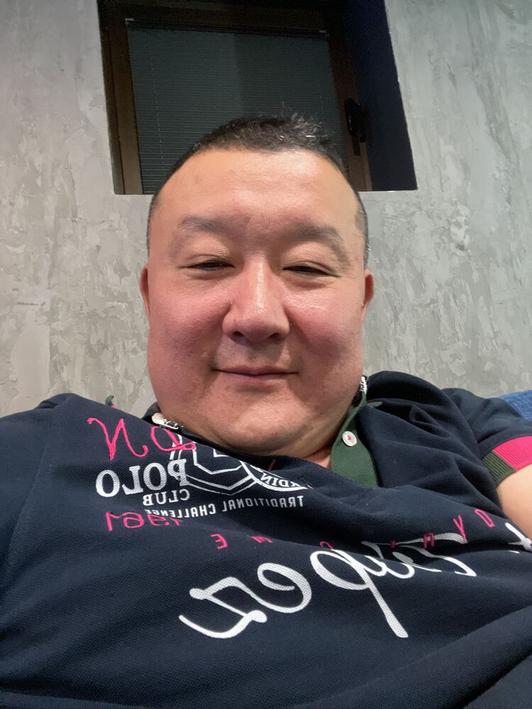 32598278  Viktor, 43 ,    