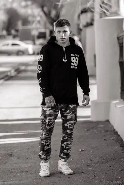  31079578  Aleksandr, 26 ,    