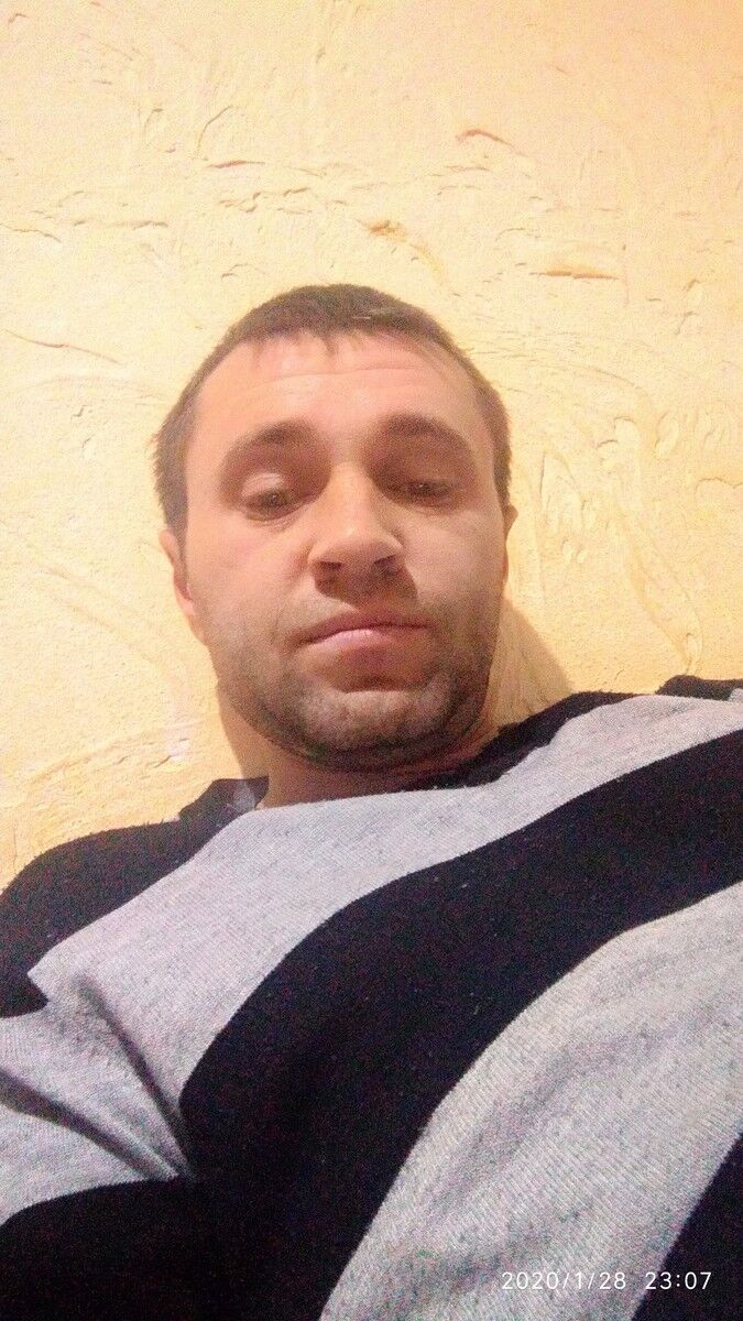  18875588  Mihail, 40 ,    