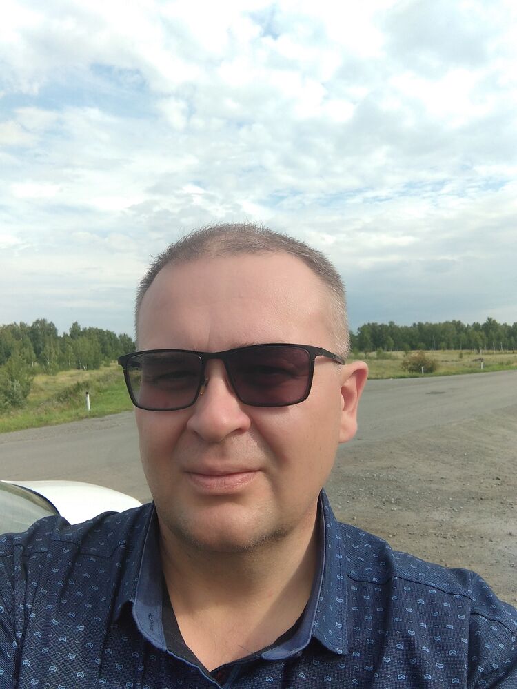  28049698  , 52 ,    