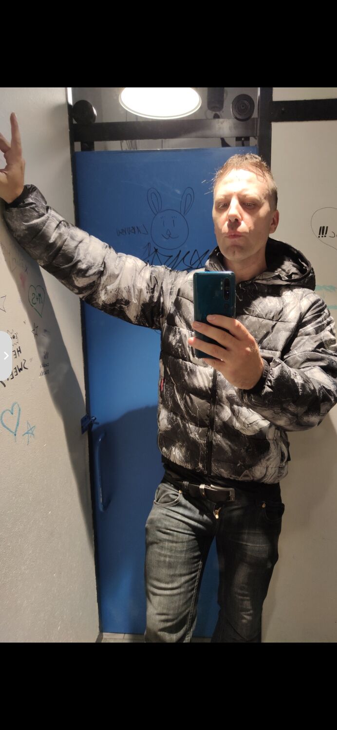  53345658     , 37 ,    