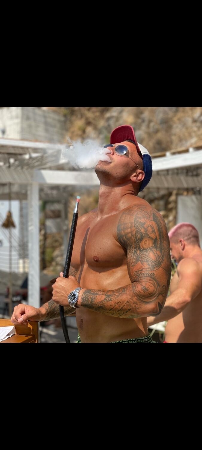  24044348  Marko, 30 ,    