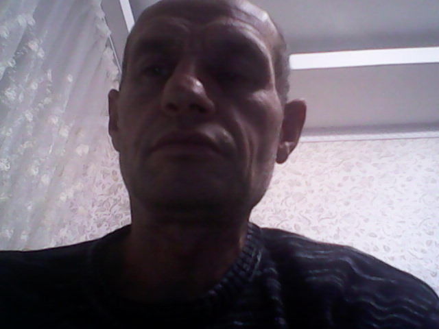  ,   Artur, 56 ,   ,   , c 