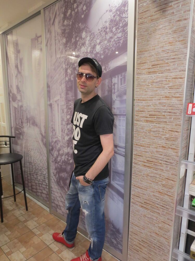 9650608  Ed Kisik, 44 ,    