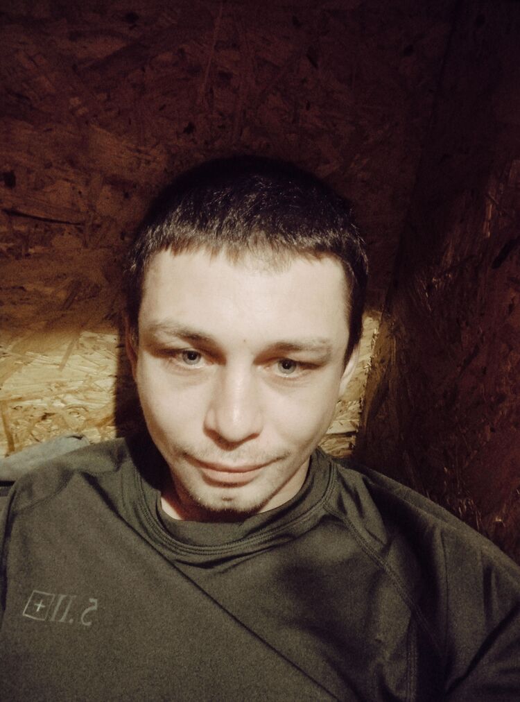  40096508  Ѹ, 27 ,    --