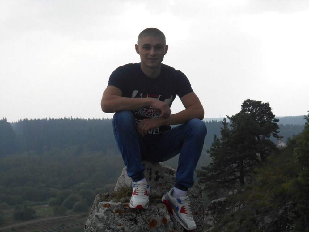  ,   Slavik, 32 ,   ,   , c 