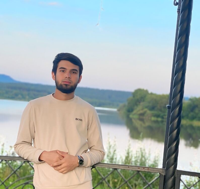  53781608  Abdulaziz, 20 ,    