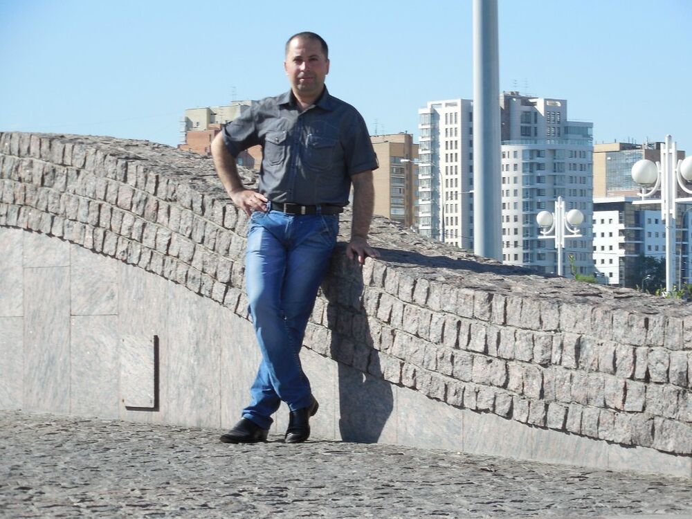  9825408  Valeriu, 51 ,    