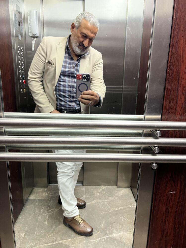  ,   Hamdi, 52 ,   ,   