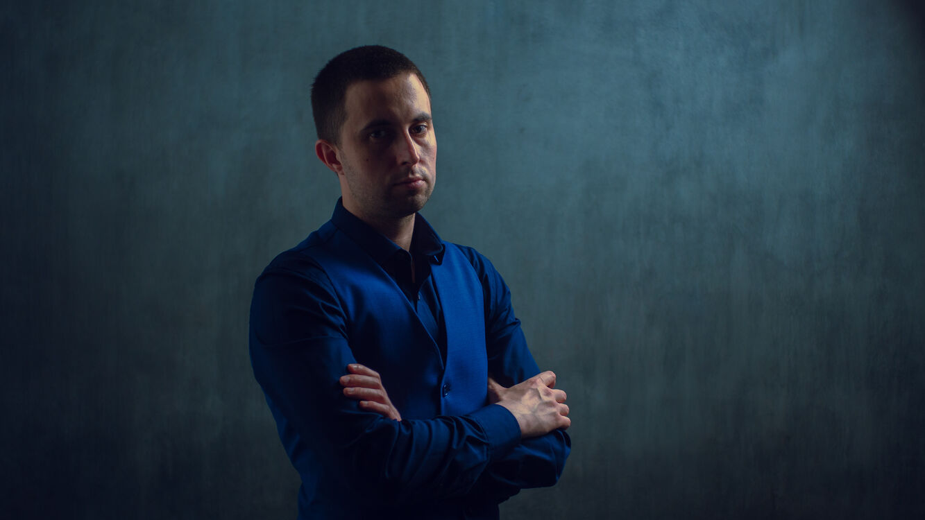  27708358  , 32 ,    -