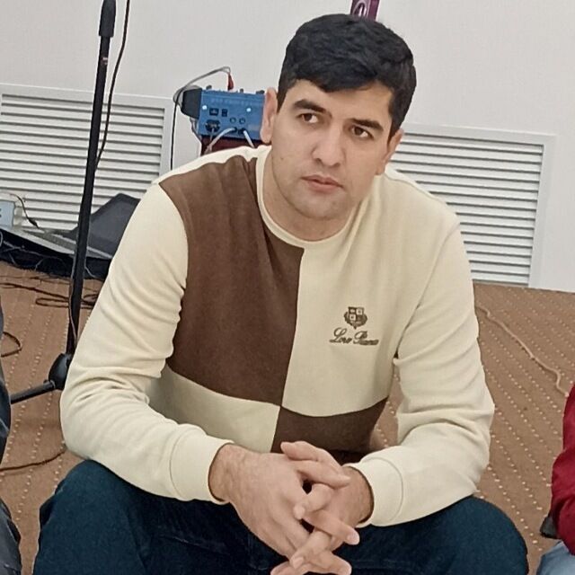  53422788  Sultonov, 33 ,    