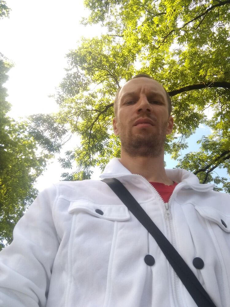  20830788  Kristaps, 26 ,    