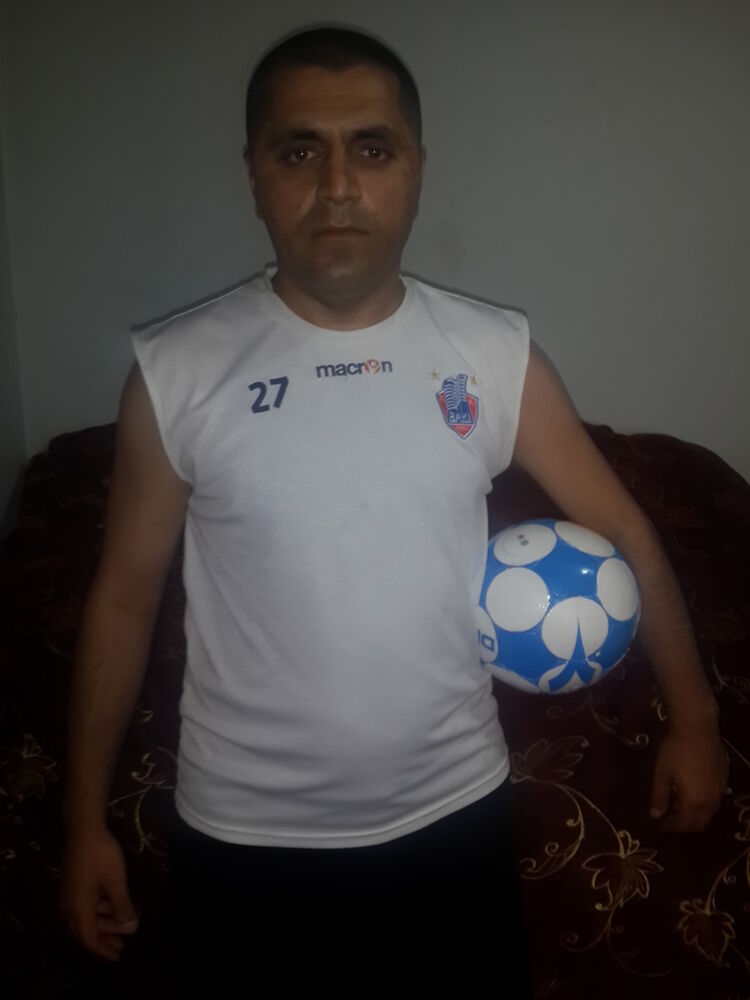  4532738  Elnur, 52 ,    
