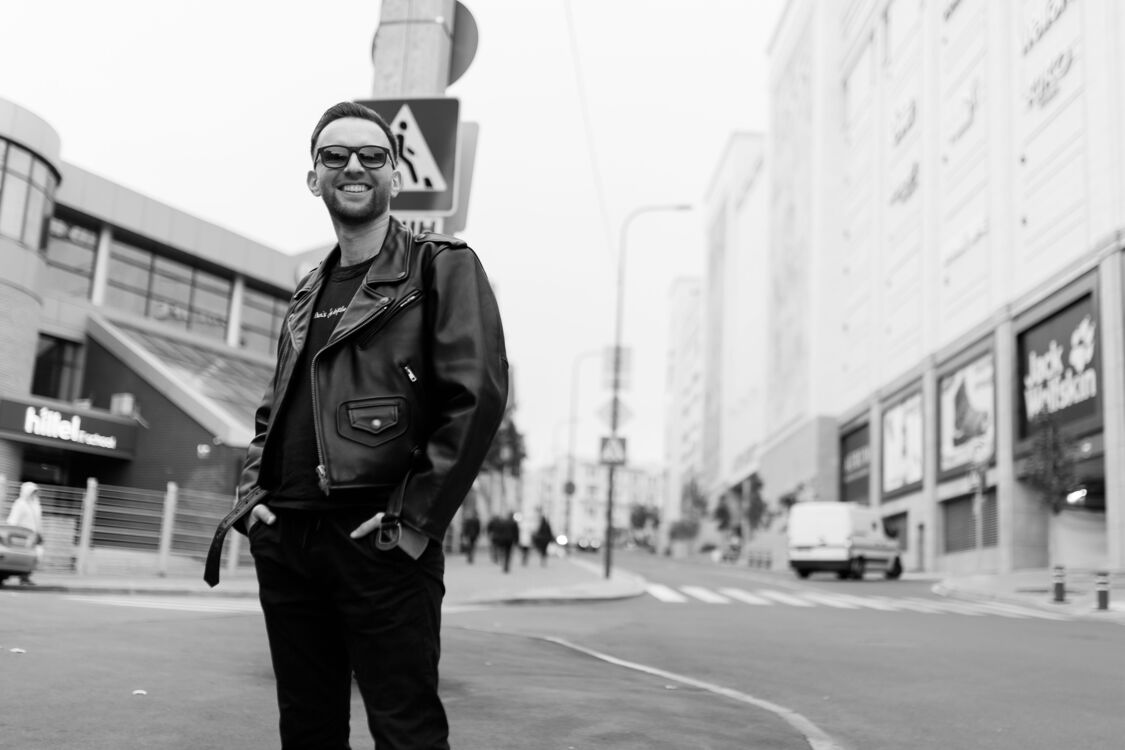 ,   Viktor, 34 ,   ,   , c , 