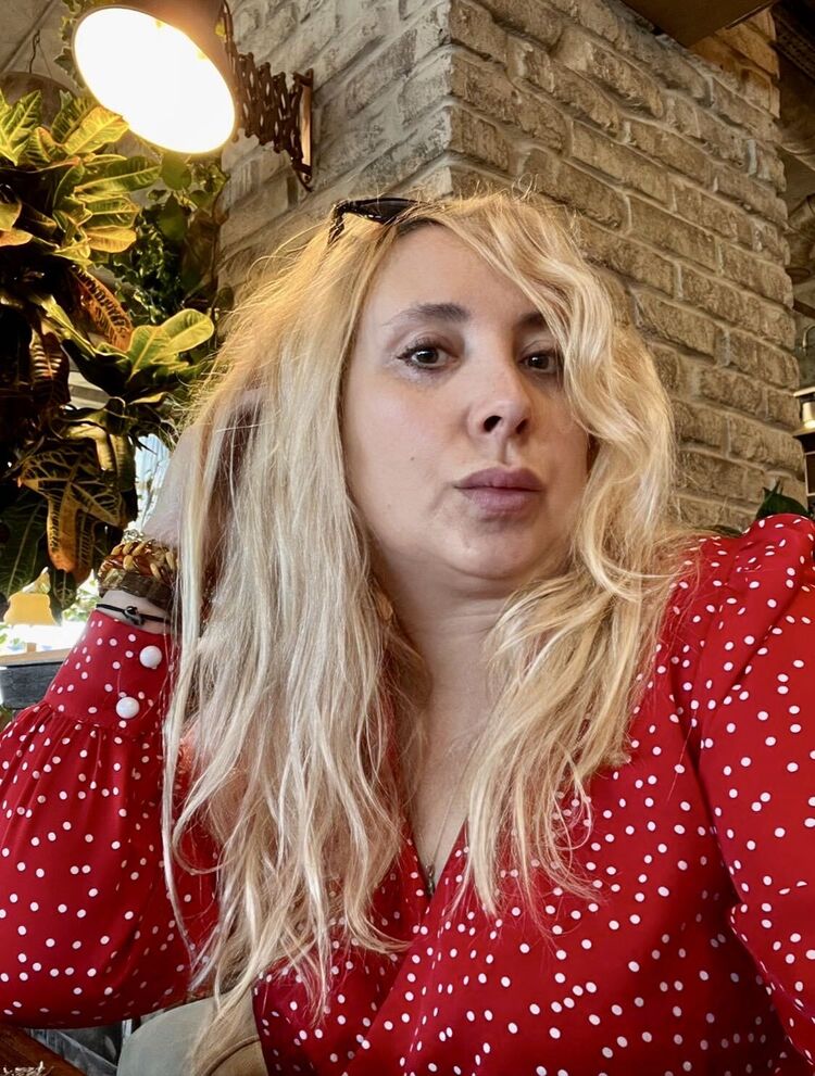  ,   Tatiana, 40 ,   c 