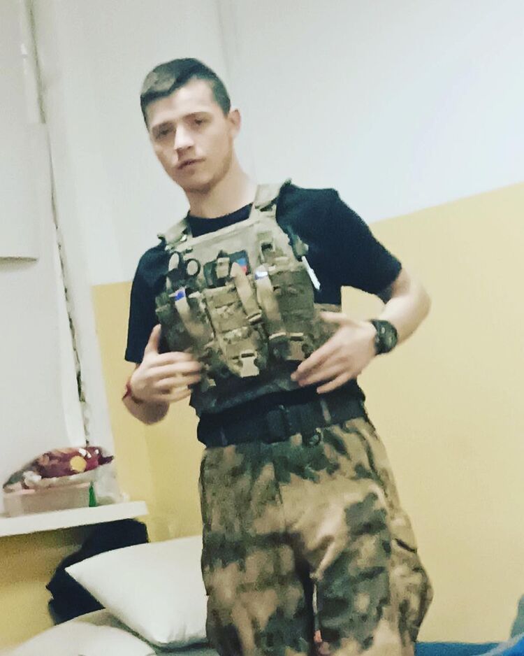  32847188  , 24 ,    