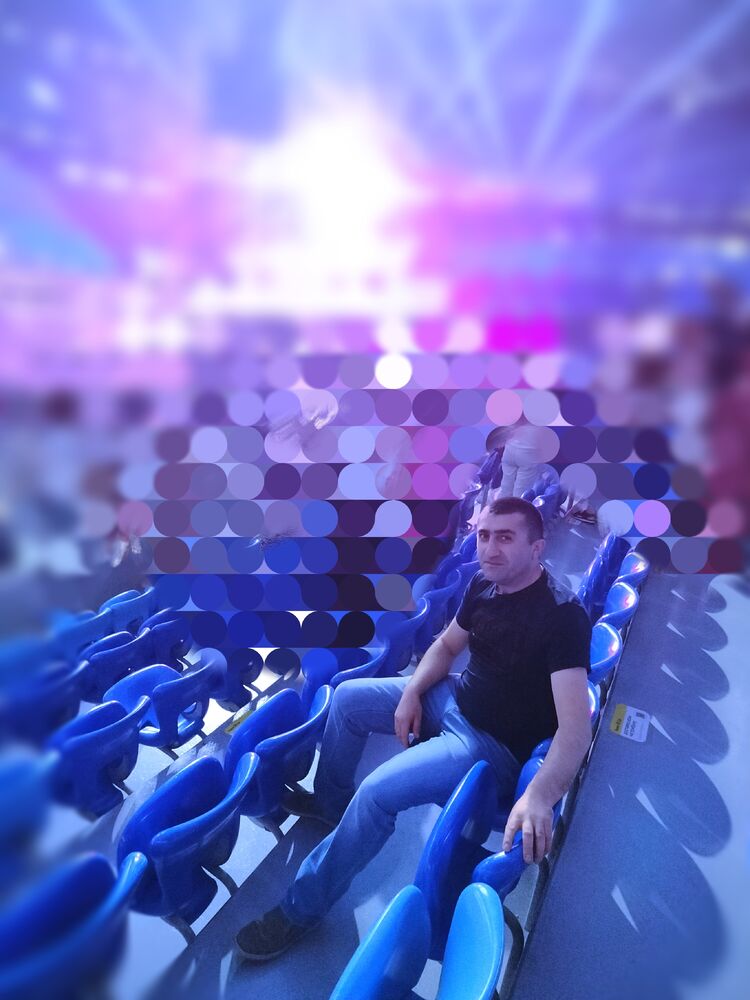  44805718  Artyom, 43 ,    -