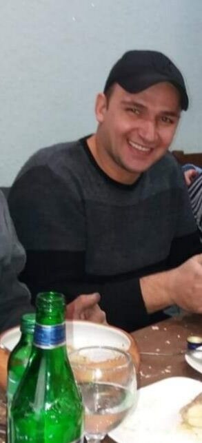  18622628  Hayk, 39 ,    