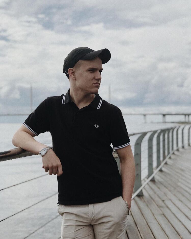  27919618  , 23 ,    -