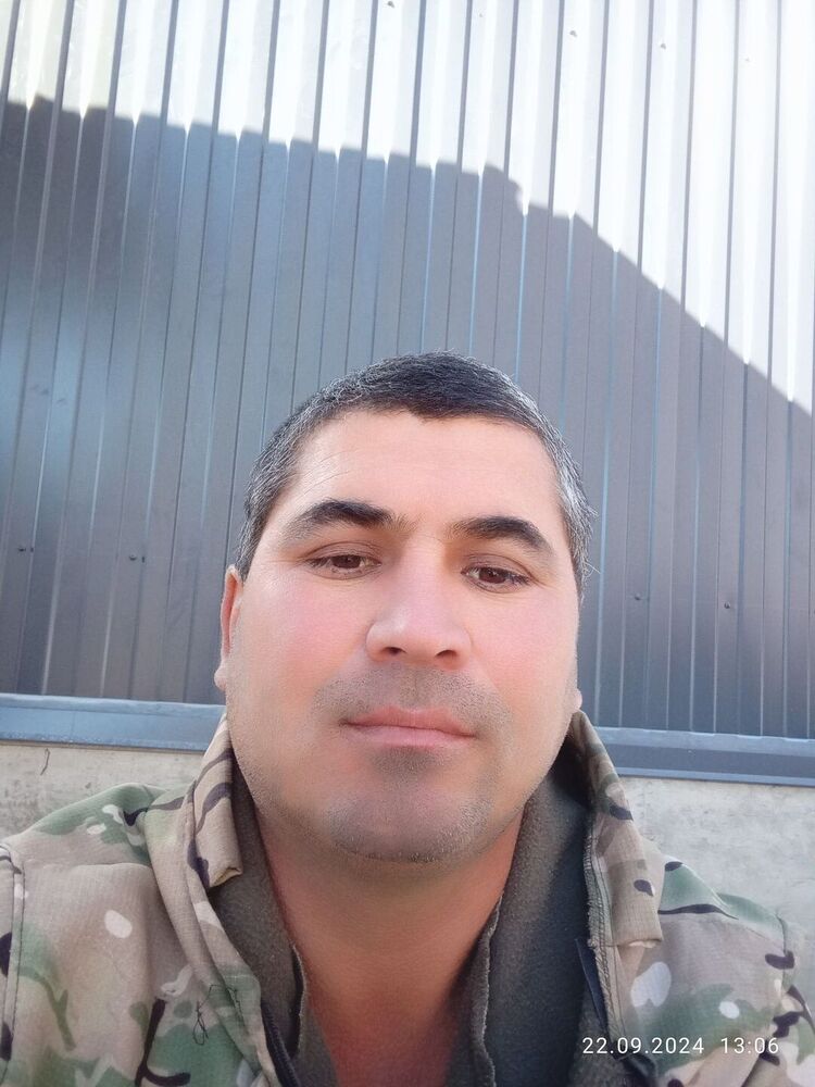  46953998  , 44 ,    
