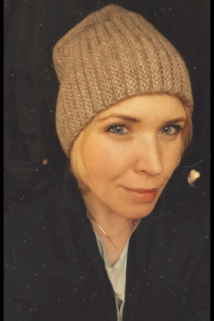  31317948  AnnA, 43 ,    