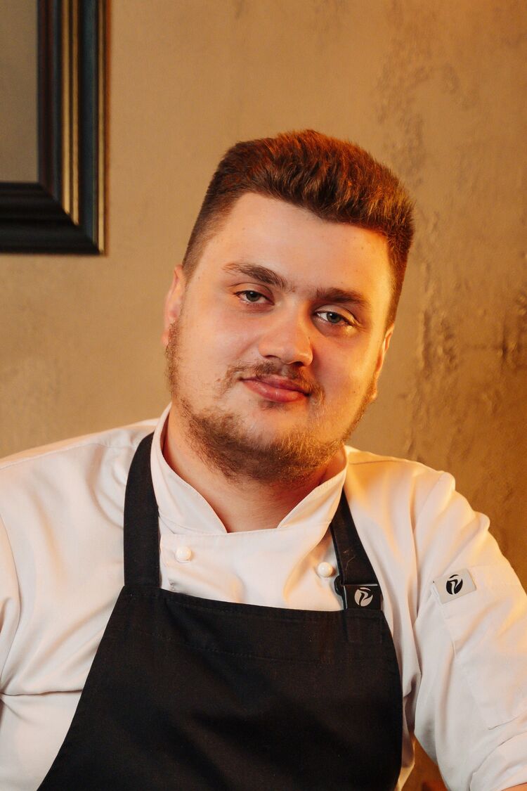  45273438  Viktor, 27 ,    