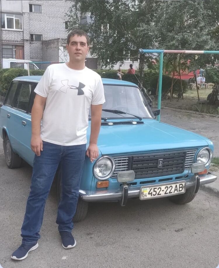  46858668  , 33 ,    