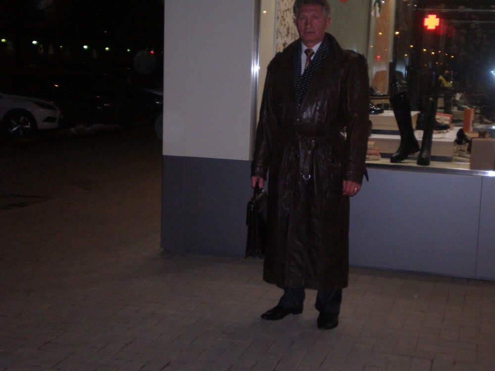  7272388  Aleksandr, 64 ,    