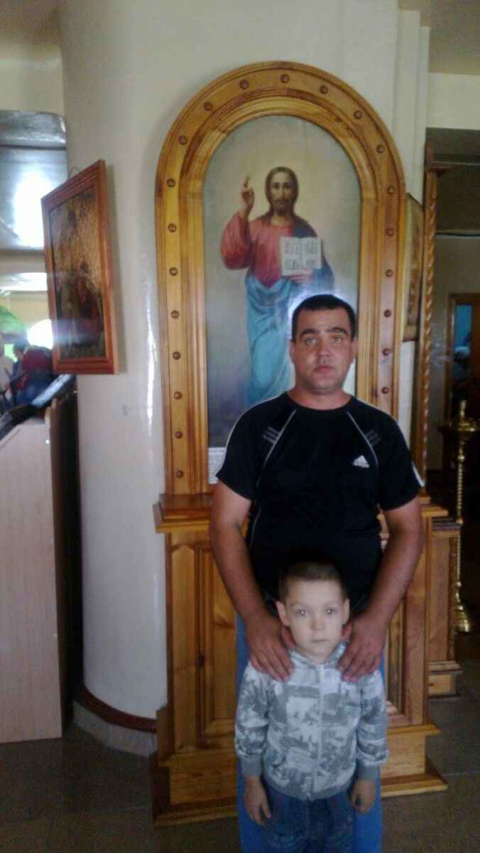  ,   Nik, 49 ,  