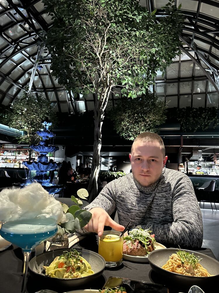  ,   Tony, 33 ,   ,   