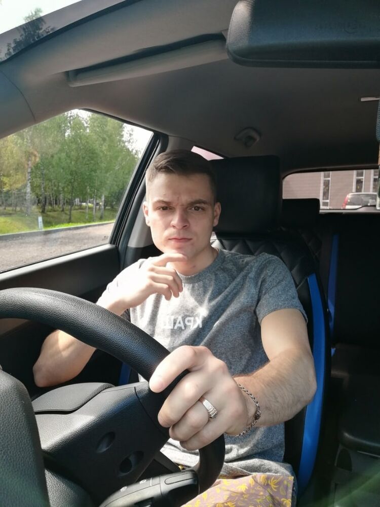  29784548  Artem, 32 ,    