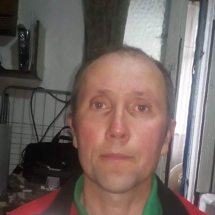  44977758  Pavel, 48 ,    