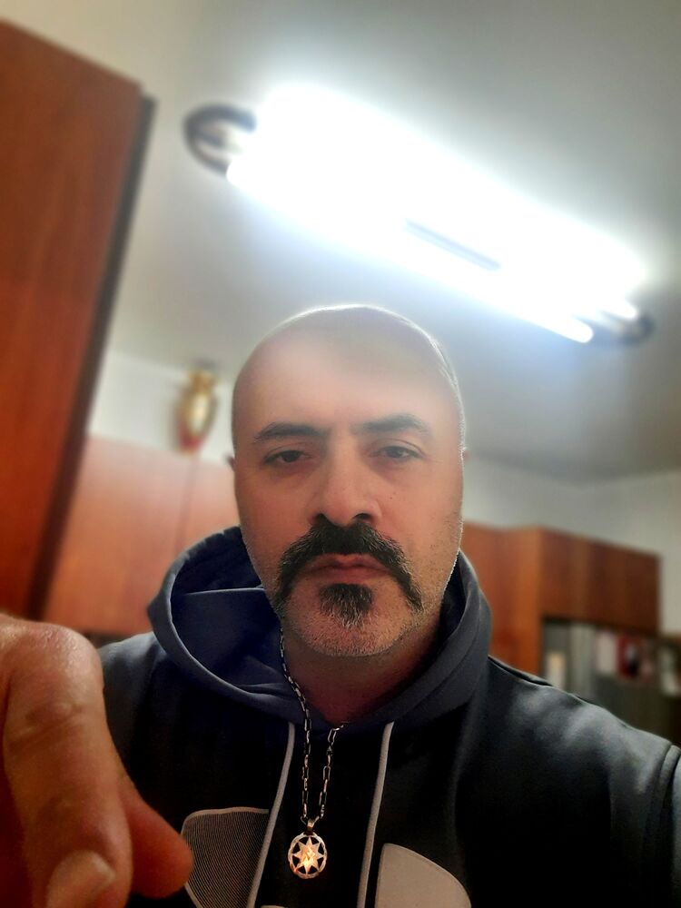  48564338  Yoni, 46 ,    Azor