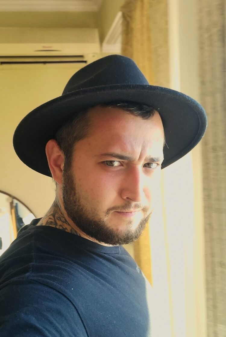  25816848  Niko, 30 ,    