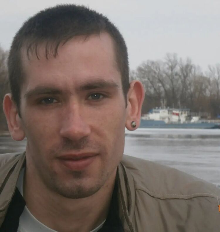  27373868  Igor, 35 ,    