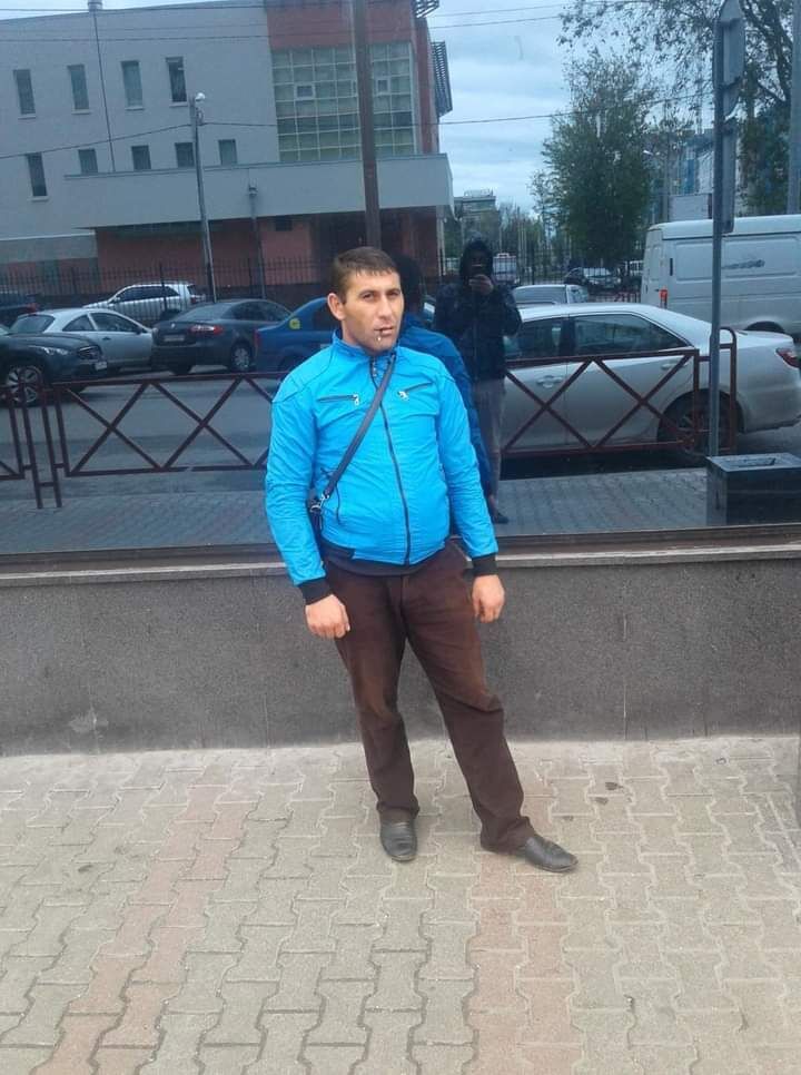  46774148  Sargis, 37 ,    