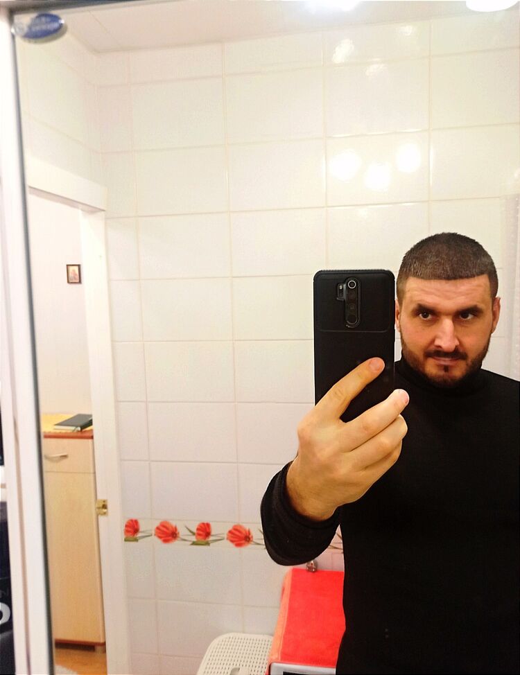  52898288  , 39 ,    