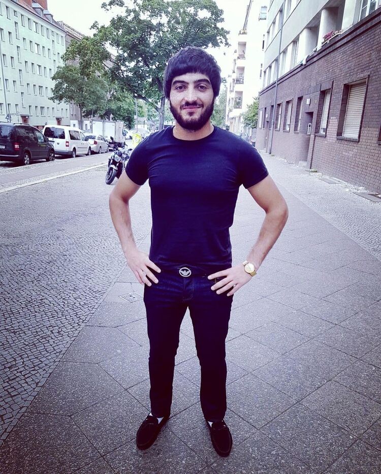  ,   Felix, 32 ,     , c 