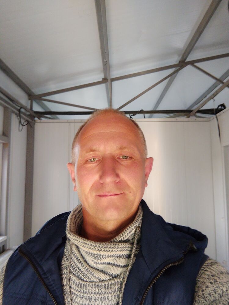  29727648  Mikhail, 48 ,    