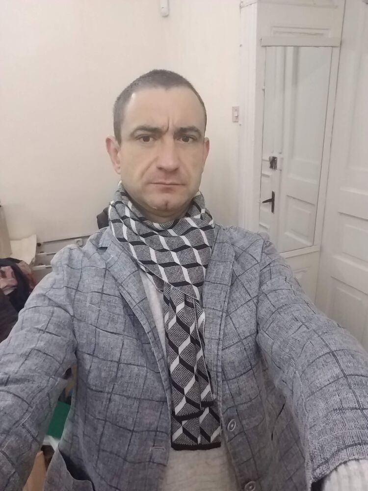  ,   Sergei, 37 ,   ,   , c , 