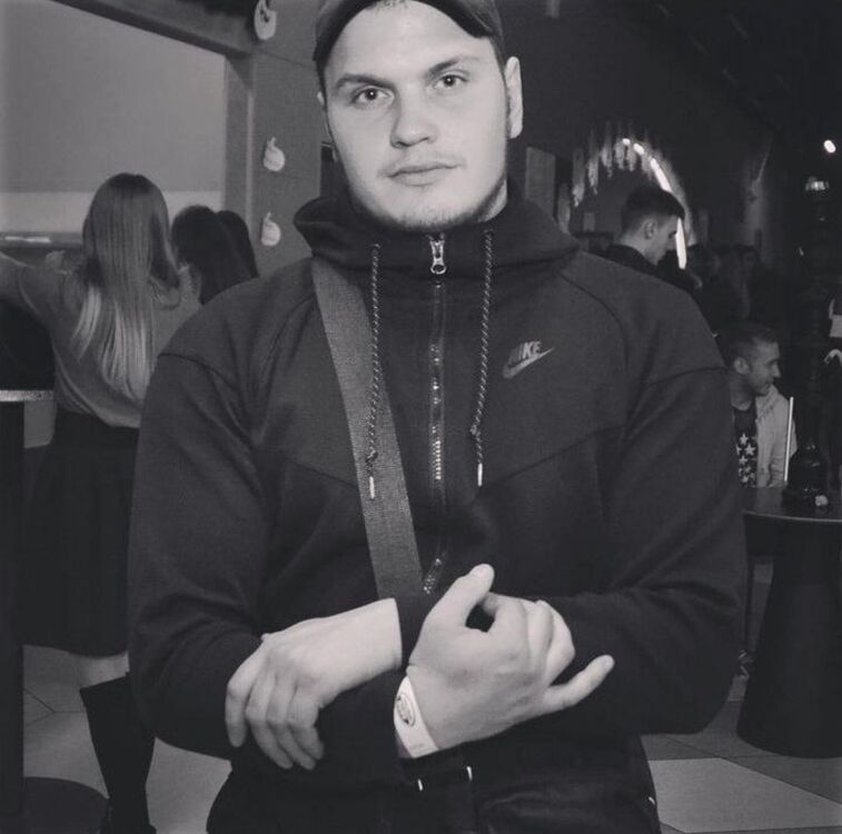  49254728  Yuriy, 30 ,    