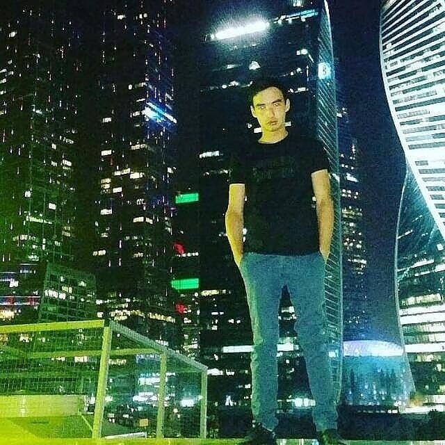  18703018  Temur, 33 ,    