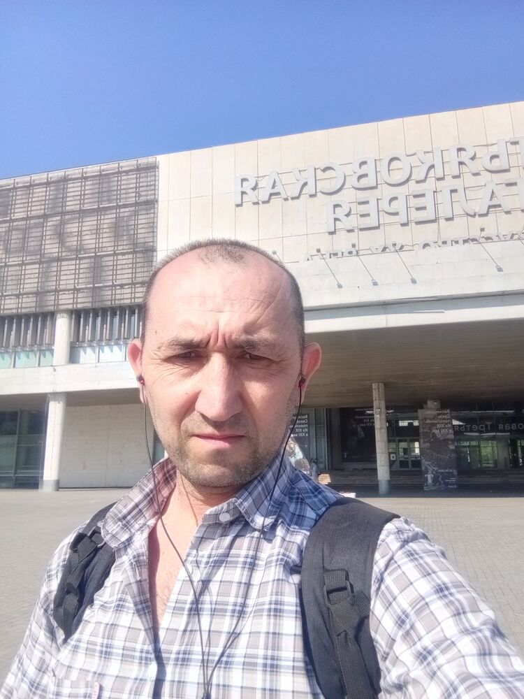  49703648  Farukh, 49 ,    