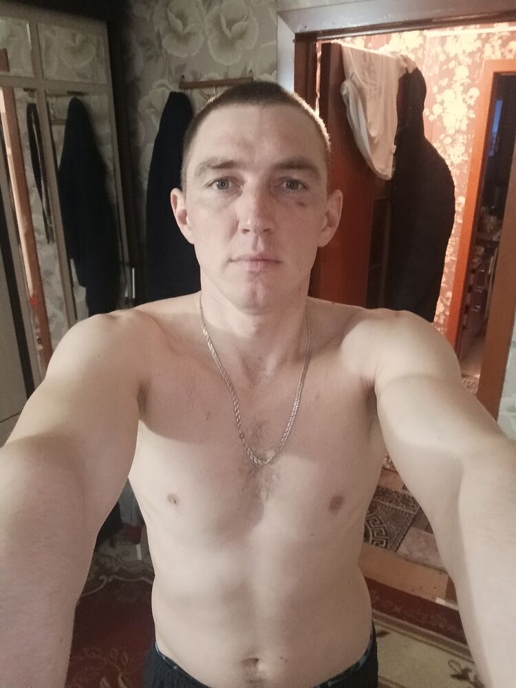  32887058  Igor, 31 ,    