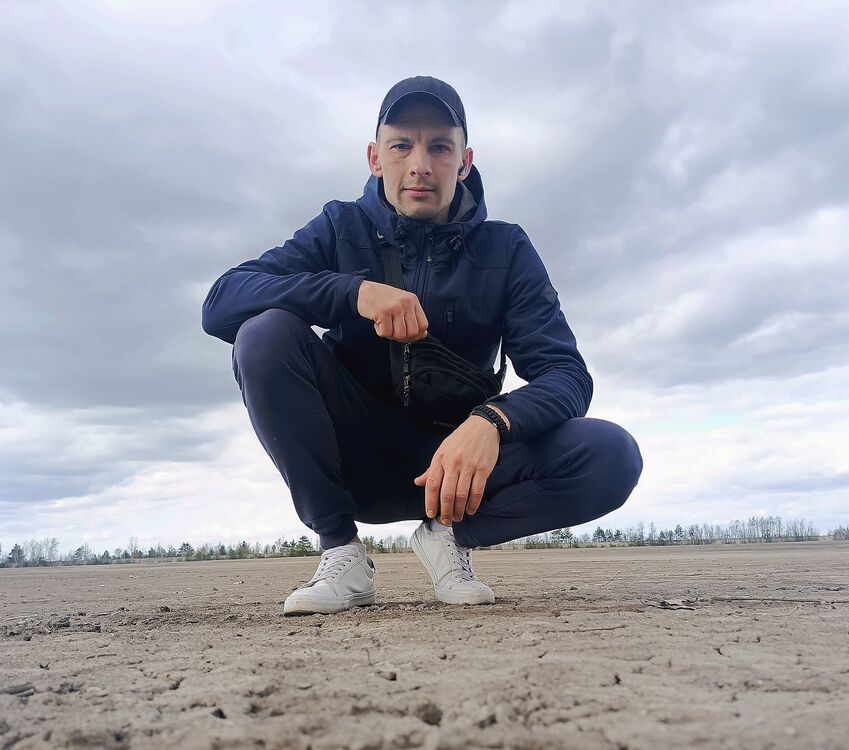  54164689  Vitalii, 38 ,    