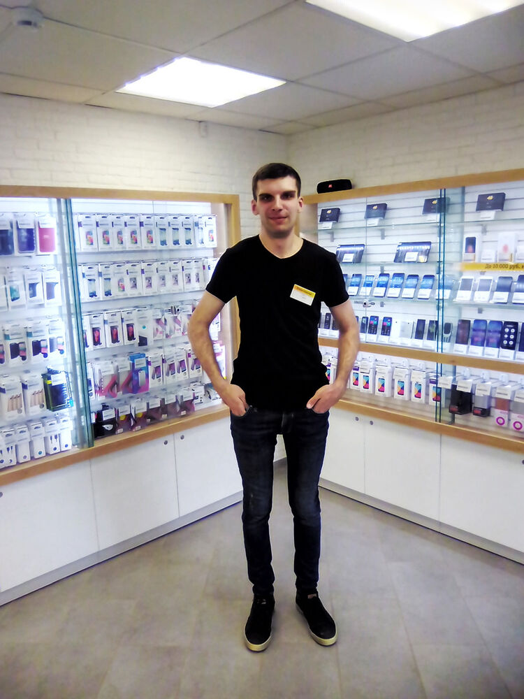  ,   Pavel, 35 ,   