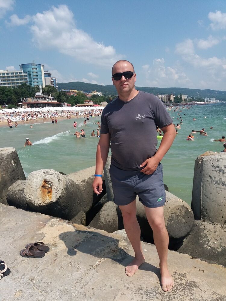  17237378  Andrei, 44 ,    