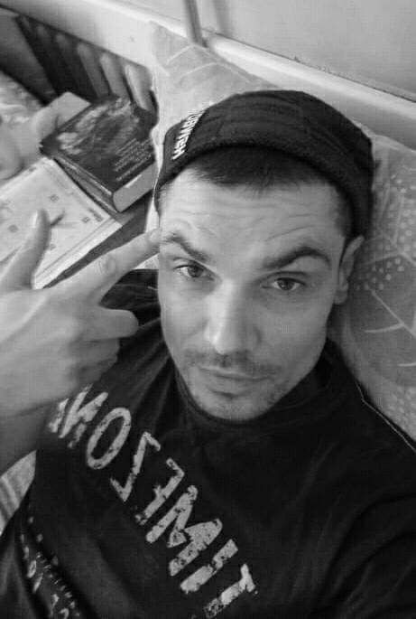  47648118  Maksim, 41 ,    
