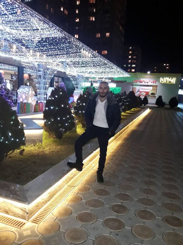  -,   Edgar, 40 ,   ,   , c 