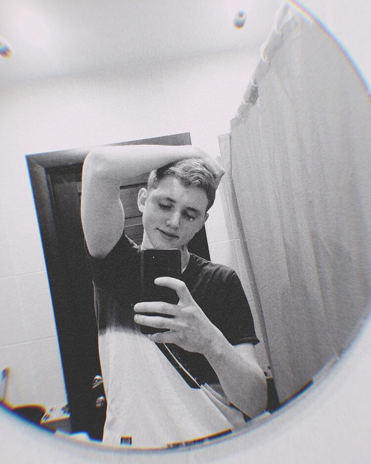  ,   Anton, 23 ,     , c 